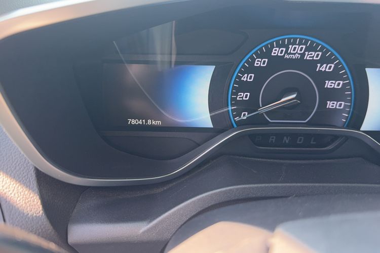 Used Ford C-MAX 2017 2.0L Energi (Imported) Odometer Close Up