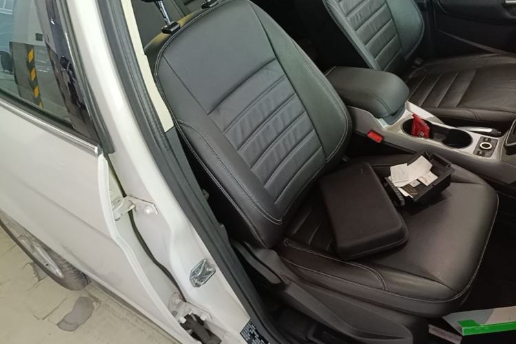Used Ford C-MAX 2017 2.0L Energi (Imported) Right Front Seat