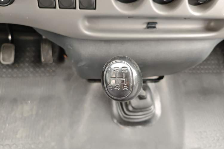 Used Ford Classic Transit 2013 2.8T Facelifted Diesel Van - Short Wheelbase Mid-Roof Model JX493ZLQ4 Gear Lever