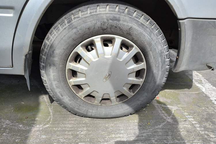 Used Ford Classic Transit 2009 2.8T Diesel Multi-Function Long-Wheelbase Mid-Roof JX493ZLQ3 Right Front Wheel Hub