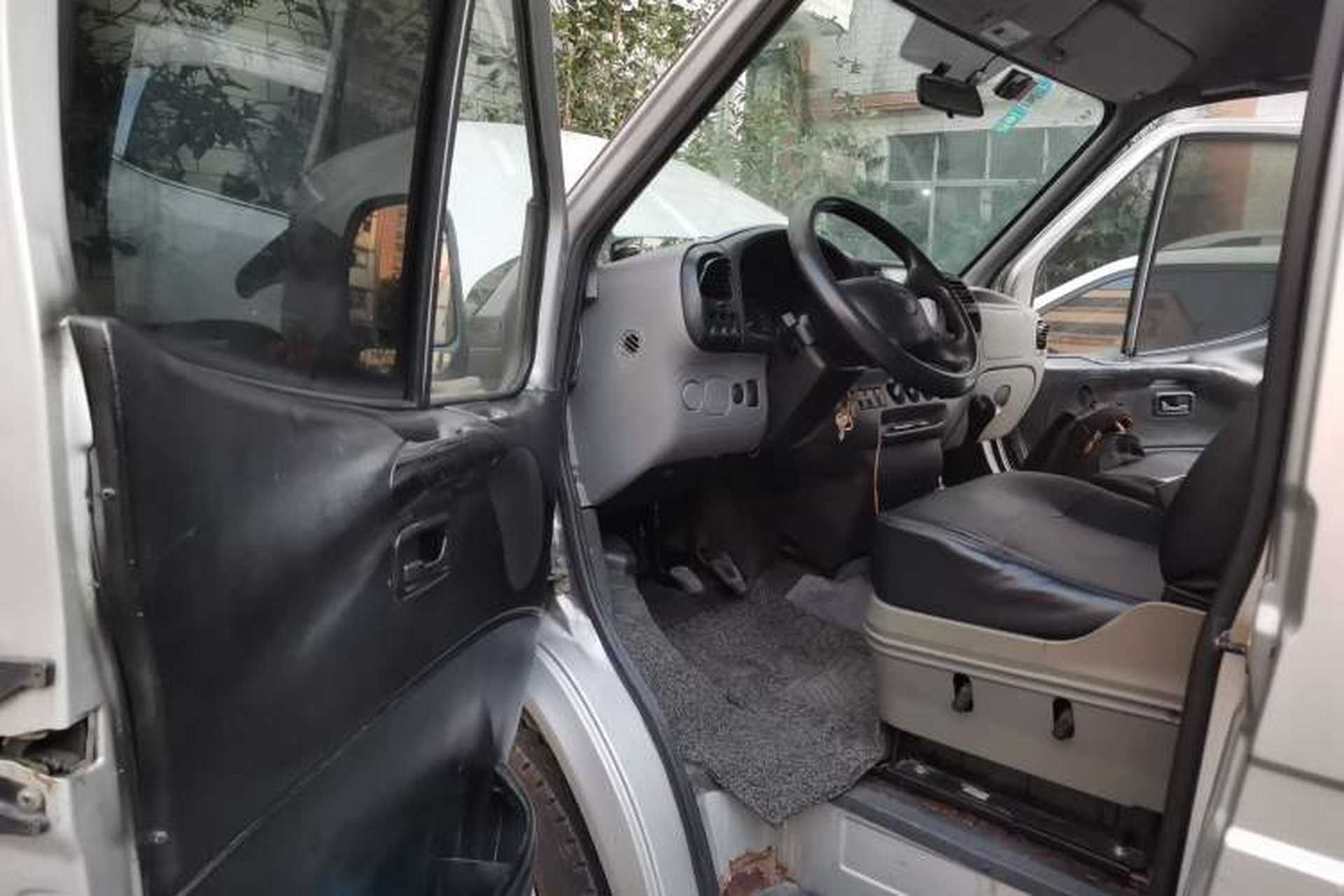 Used Ford Classic Transit 2009 2.4L Gasoline Multi-Function Long-Wheelbase Mid-Roof 4G64S4N Driver Seat