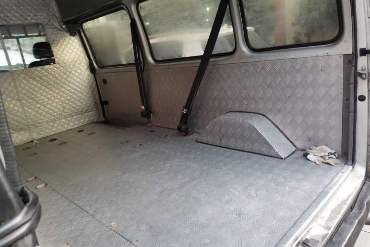 Used Ford Classic Transit 2009 2.4L Gasoline Multi-Function Long-Wheelbase Mid-Roof 4G64S4N Left Rear Seat