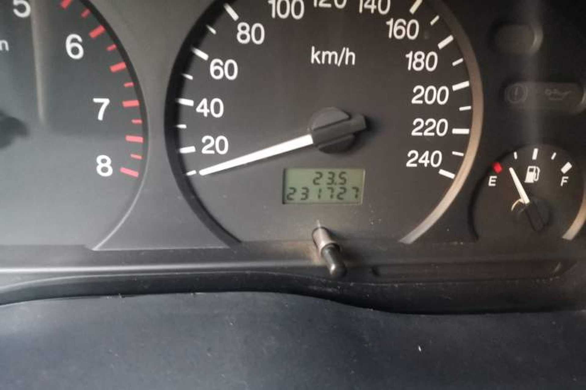 Used Ford Classic Transit 2009 2.4L Gasoline Multi-Function Long-Wheelbase Mid-Roof 4G64S4N Odometer Close Up