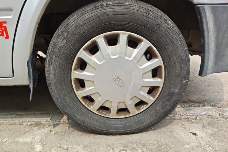Used Ford Classic Transit 2009 2.8T Diesel Multi-Function Short-Wheelbase Mid-Roof JX493ZLQ3A Right Front Wheel Hub