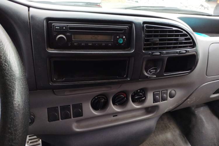Used Ford Classic Transit 2009 2.8T Diesel Multi-Function Short-Wheelbase Low-Roof JX493ZLQ3 Audio And AC Panel
