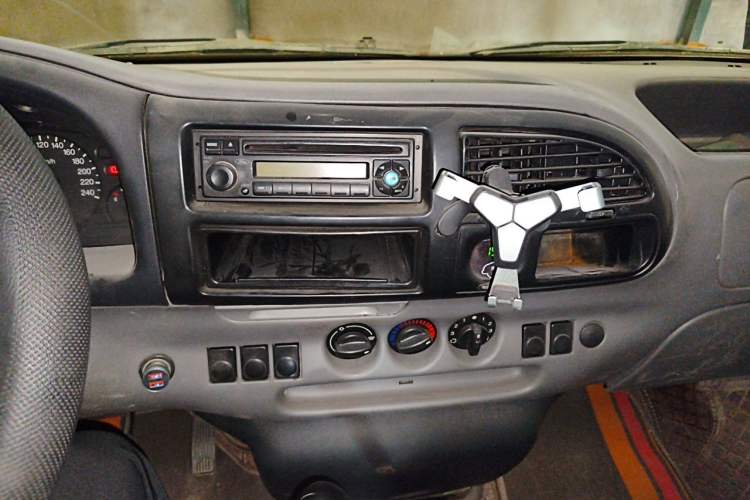 Used Ford Classic Transit 2009 2.8T Diesel Standard Version Short Wheelbase Low Roof – JX493ZLQ3 Audio And AC Panel