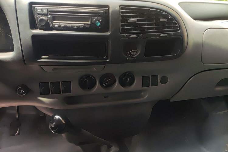 Used Ford Classic Transit 2009 2.8T Diesel Multi-Function Short Wheelbase Mid-Roof JX493ZLQ3 Audio And AC Panel