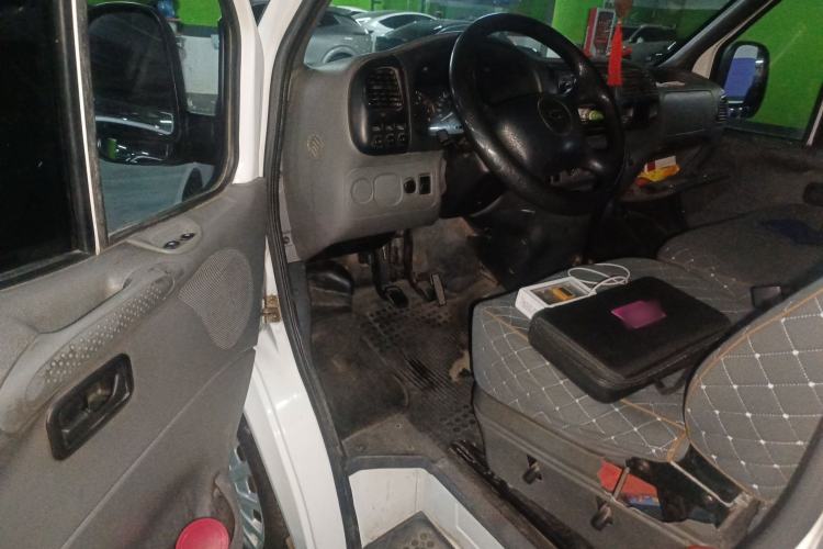 Used Ford Classic Transit 2009 2.4L Gasoline Standard Version Short Wheelbase Mid-Roof 4G64S4N Driver Seat