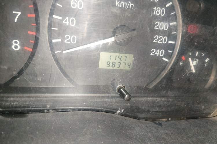 Used Ford Classic Transit 2009 2.4L Gasoline Standard Version Short Wheelbase Mid-Roof 4G64S4N Odometer Close Up