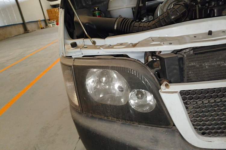 Used Ford Classic Transit 2009 2.8T Diesel Standard Version Short Wheelbase Low Roof – JX493ZLQ3 Right Front Headlight