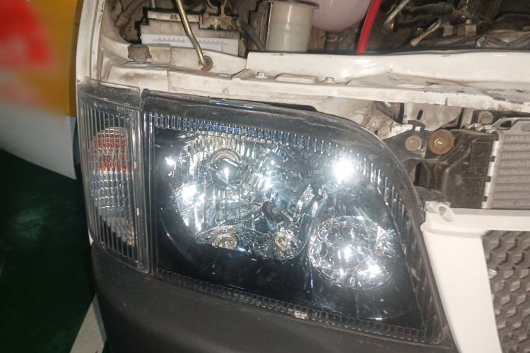 Used Ford Classic Transit 2009 2.4L Gasoline Standard Version Short Wheelbase Mid-Roof 4G64S4N Right Front Headlight