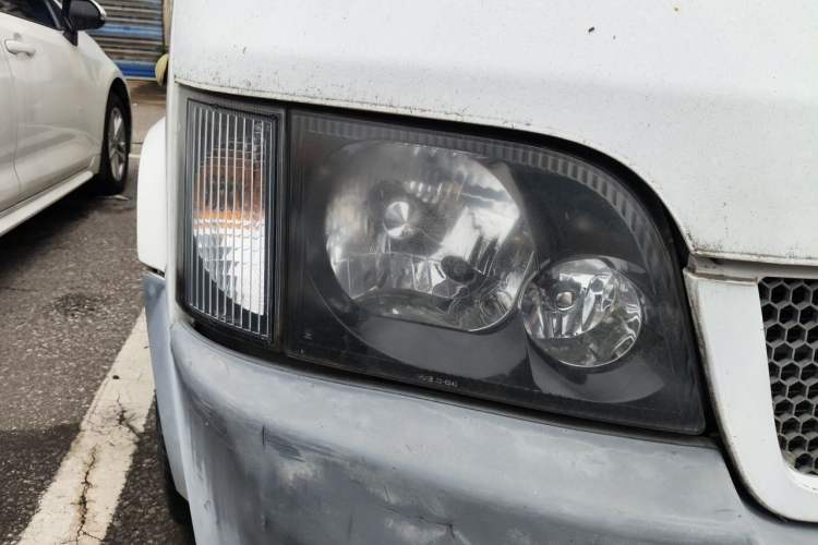 Used Ford Classic Transit 2009 2.8T Diesel Standard Version Short Wheelbase Mid-Roof JX493ZLQ3 Right Front Headlight