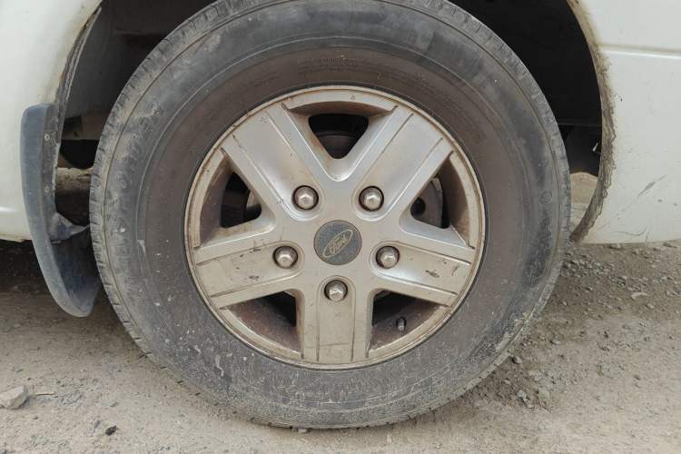 Used Ford Classic Transit  Right Front Wheel Hub