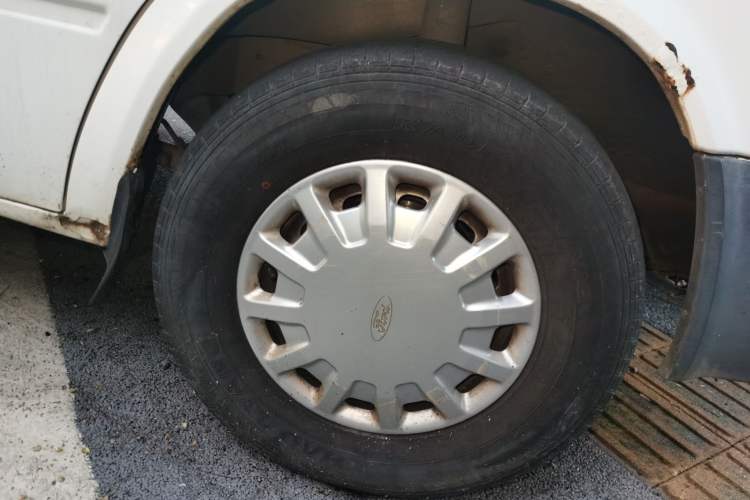 Used Ford Classic Transit 2009 2.8T Diesel Multi-Function Long-Wheelbase Mid-Roof JX493ZLQ3 Right Front Wheel Hub