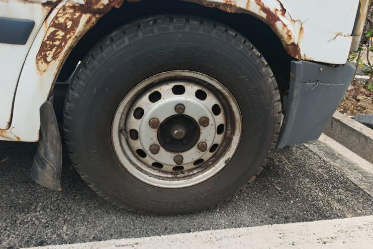 Used Ford Classic Transit  Right Front Wheel Hub