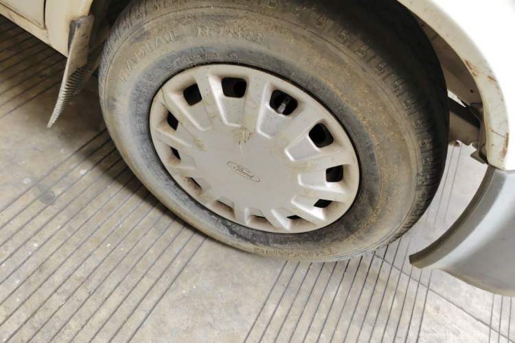 Used Ford Classic Transit  Right Front Wheel Hub