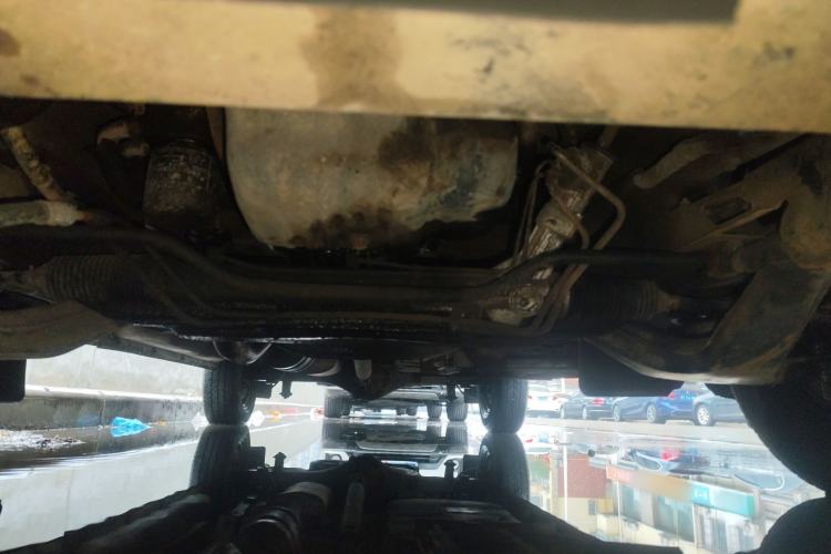 Used Ford Classic Transit 2013 2.8T Diesel Logistics Model with Short Wheelbase and Mid-Roof JX493ZLQ4 Chassis Front