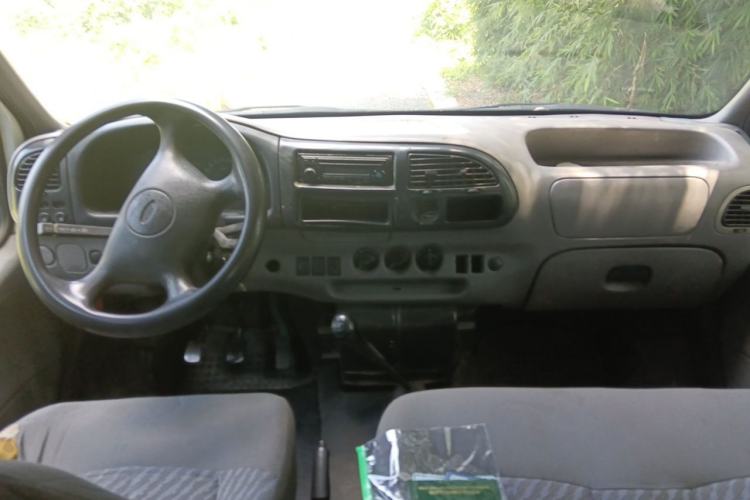 Used Ford Classic Transit 2013 2.8T Facelifted Diesel Van - Short Wheelbase Mid-Roof Model JX493ZLQ4 Center Console