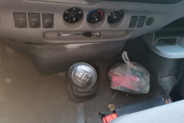 Used Ford Classic Transit 2013 2.8T Facelifted Diesel Van - Short Wheelbase Mid-Roof Model JX493ZLQ4 Gear Lever