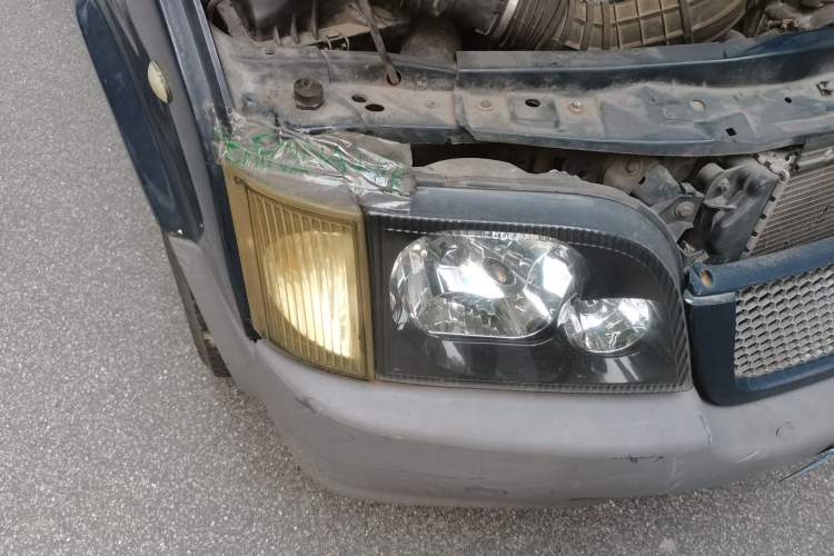 Used Ford Classic Transit 2013 2.8T Facelifted Diesel Van - Short Wheelbase Mid-Roof Model JX493ZLQ4 Right Front Headlight