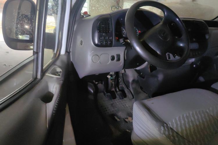 Used Ford Classic Transit 2013 2.8T Refurbished Diesel Ice-White Logistics Vehicle Long Wheelbase Mid-Roof Model JX493ZLQ4 Driver Seat