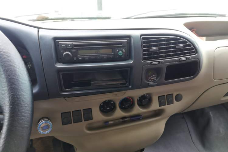 Used Ford Classic Transit 2013 2.8T Revised Diesel Standard Version with Short Wheelbase and Mid-Roof – JX493ZLQ4 Audio And AC Panel