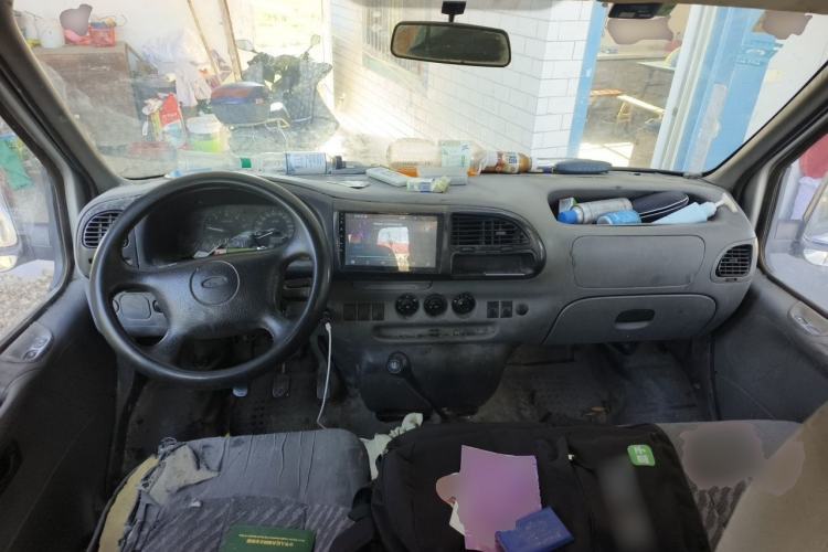 Used Ford Classic Transit 2013 2.8T Diesel Logistics Model with Short Wheelbase and Mid-Roof JX493ZLQ4 Center Console