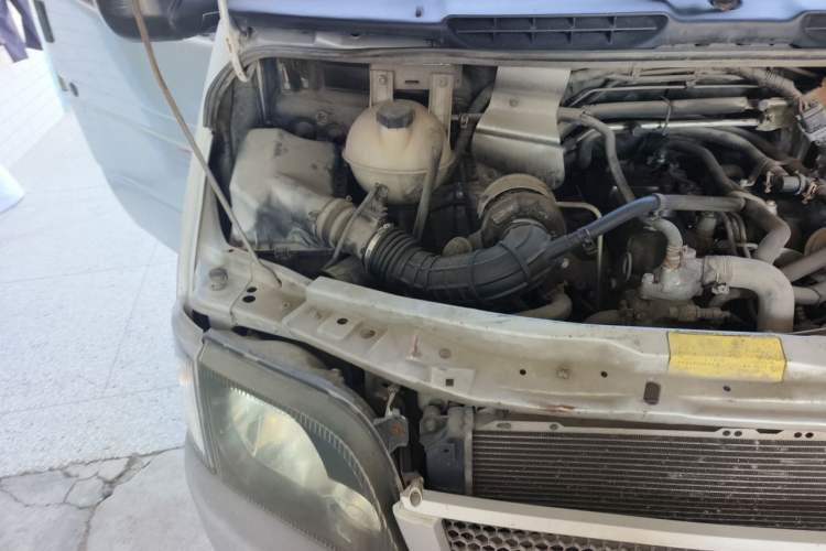 Used Ford Classic Transit 2013 2.8T Diesel Logistics Model with Short Wheelbase and Mid-Roof JX493ZLQ4 Engine Bay Right