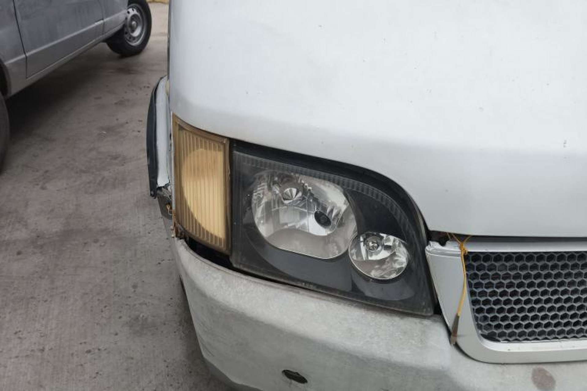 Used Ford Classic Transit 2013 2.8T Diesel Logistics Model with Short Wheelbase and Mid-Roof JX493ZLQ4 Exterior 6