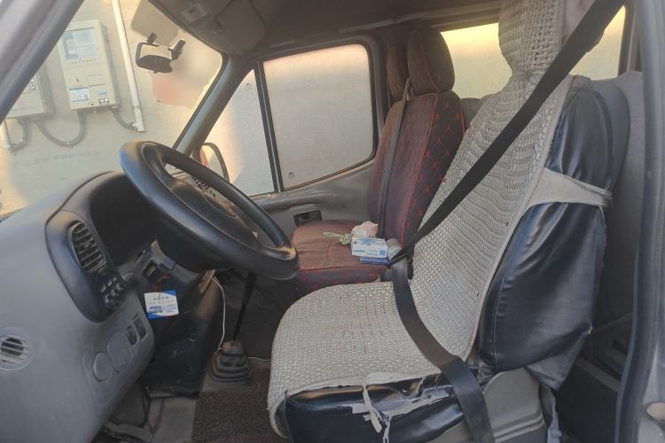 Used Ford Classic Transit 2013 2.8T Diesel Logistics Model with Short Wheelbase and Mid-Roof JX493ZLQ4 Left Front Seat