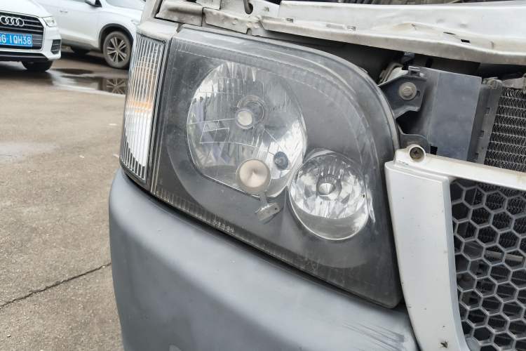 Used Ford Classic Transit 2013 2.8T Diesel Standard Version Short Wheelbase Mid-Roof JX493ZLQ4 Right Front Headlight