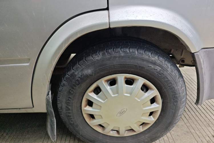 Used Ford Classic Transit 2013 2.8T Diesel Ice White Logistics Vehicle Long Wheelbase Mid-Roof Design – JX493ZLQ4 Right Front Wheel Hub