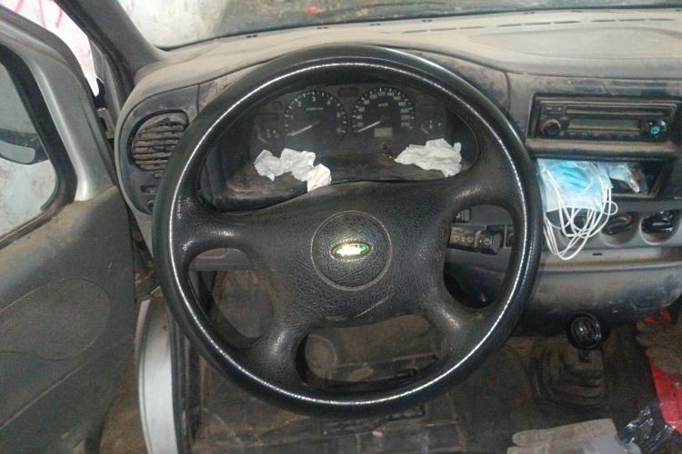 Used Ford Classic Transit 2013 2.8T Refurbished Diesel Ice-White Logistics Vehicle Long Wheelbase Mid-Roof Model JX493ZLQ4 Steering Wheel