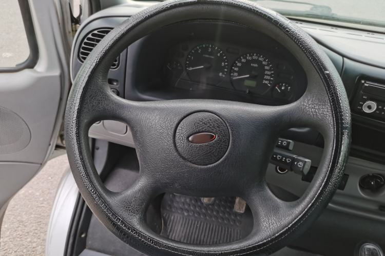 Used Ford Classic Transit 2013 2.8T Refurbished Diesel Ice-White Logistics Vehicle Long Wheelbase Mid-Roof Model JX493ZLQ4 Steering Wheel