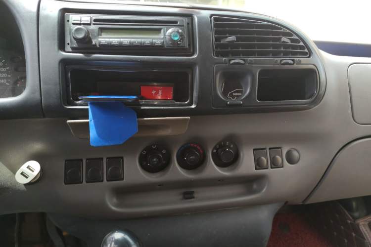 Used Ford Classic Transit 2013 2.8T Diesel Standard Version Long Wheelbase Mid-Roof JX493ZLQ4 Audio And AC Panel