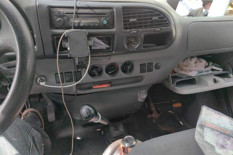 Used Ford Classic Transit 2013 2.8T Diesel Standard Version Short Wheelbase Mid-Roof JX493ZLQ4 Audio And AC Panel