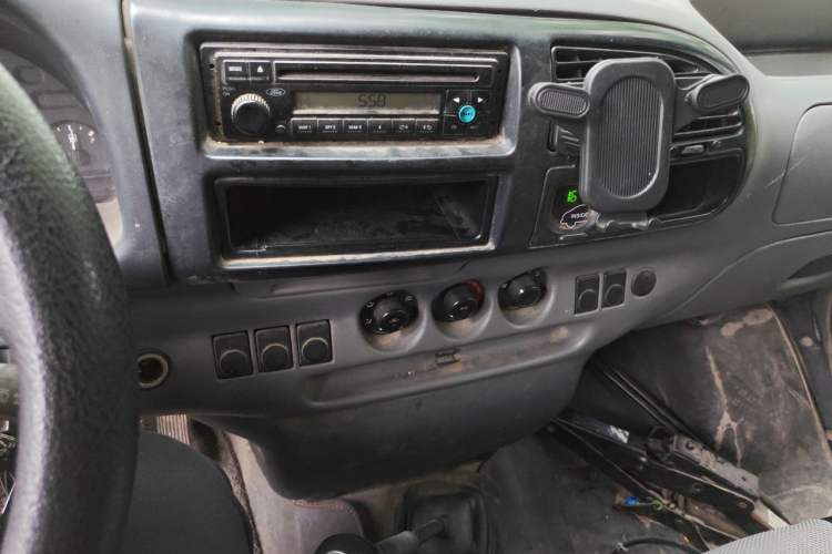 Used Ford Classic Transit 2013 2.8T Diesel Standard Version Short Wheelbase Mid-Roof JX493ZLQ4 Audio And AC Panel