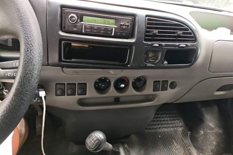 Used Ford Classic Transit 2013 2.8T Facelifted Diesel Van - Short Wheelbase Mid-Roof Model JX493ZLQ4 Audio And AC Panel