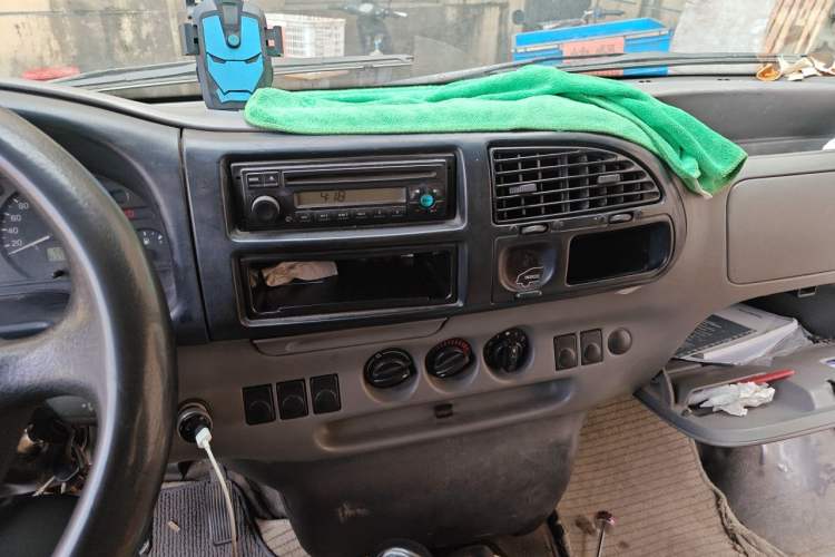 Used Ford Classic Transit 2013 2.8T Diesel Van Short Wheelbase Mid-Roof Model JX493ZLQ3A Audio And AC Panel