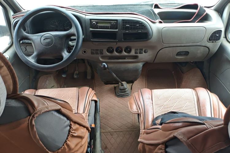 Used Ford Classic Transit 2013 2.8T Diesel Logistics Model with Short Wheelbase and Mid-Roof JX493ZLQ4 Center Console