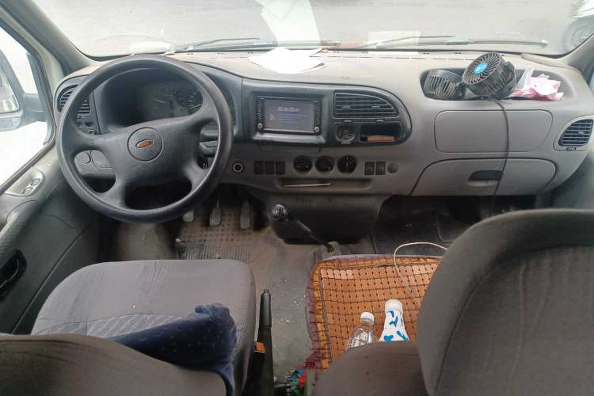 Used Ford Classic Transit 2013 2.8T Diesel Logistics Model with Short Wheelbase and Mid-Roof JX493ZLQ4 Center Console