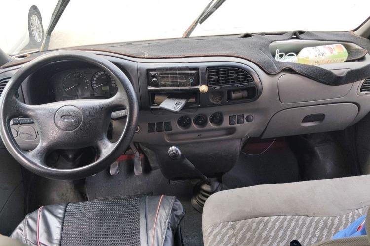 Used Ford Classic Transit 2013 2.8T Facelifted Diesel Van - Short Wheelbase Mid-Roof Model JX493ZLQ4 Center Console