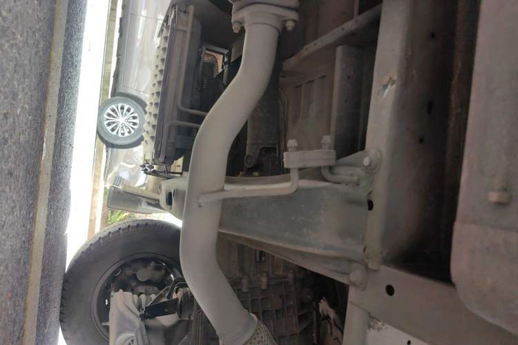 Used Ford Classic Transit 2013 2.8T Diesel Standard Version Short Wheelbase Mid-Roof JX493ZLQ4 Chassis Front Right