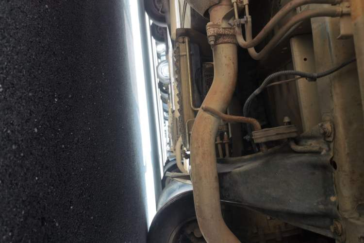 Used Ford Classic Transit 2013 2.8T Diesel Logistics Model with Short Wheelbase and Mid-Roof JX493ZLQ4 Chassis Front Right