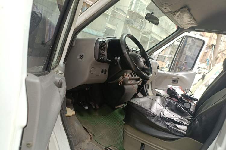 Used Ford Classic Transit 2013 2.8T Diesel Van Short Wheelbase Mid-Roof JX493ZLQ4 Driver Seat