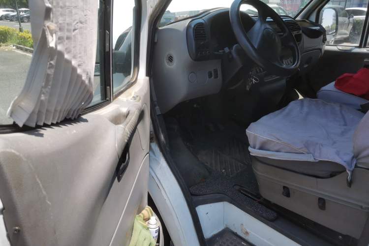 Used Ford Classic Transit 2013 2.8T Diesel Logistics Model with Short Wheelbase and Mid-Roof JX493ZLQ4 Driver Seat