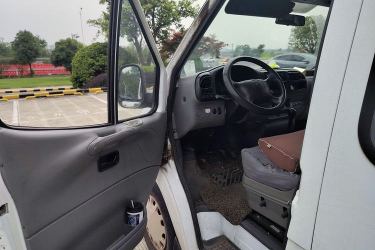Used Ford Classic Transit 2013 2.8T Diesel Logistics Model with Short Wheelbase and Mid-Roof JX493ZLQ4 Driver Seat