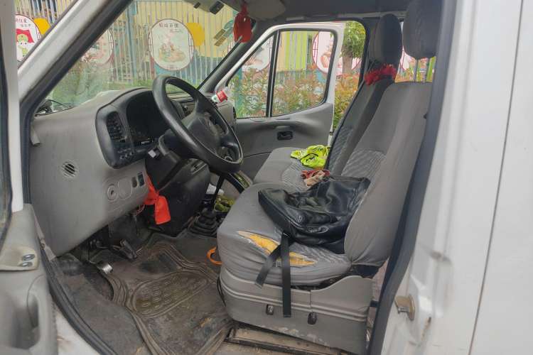 Used Ford Classic Transit 2013 2.8T Diesel Ice White Logistics Vehicle Long Wheelbase Mid-Roof – JX493ZLQ3A Driver Seat