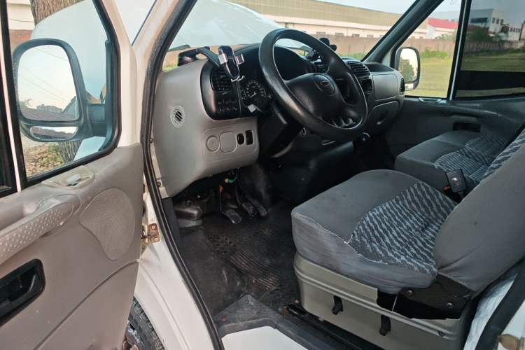 Used Ford Classic Transit 2013 2.8T Facelifted Diesel Van - Short Wheelbase Mid-Roof Model JX493ZLQ4 Driver Seat