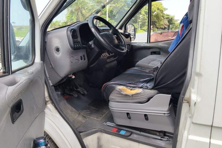 Used Ford Classic Transit 2013 2.8T Facelifted Diesel Van - Short Wheelbase Mid-Roof Model JX493ZLQ4 Driver Seat